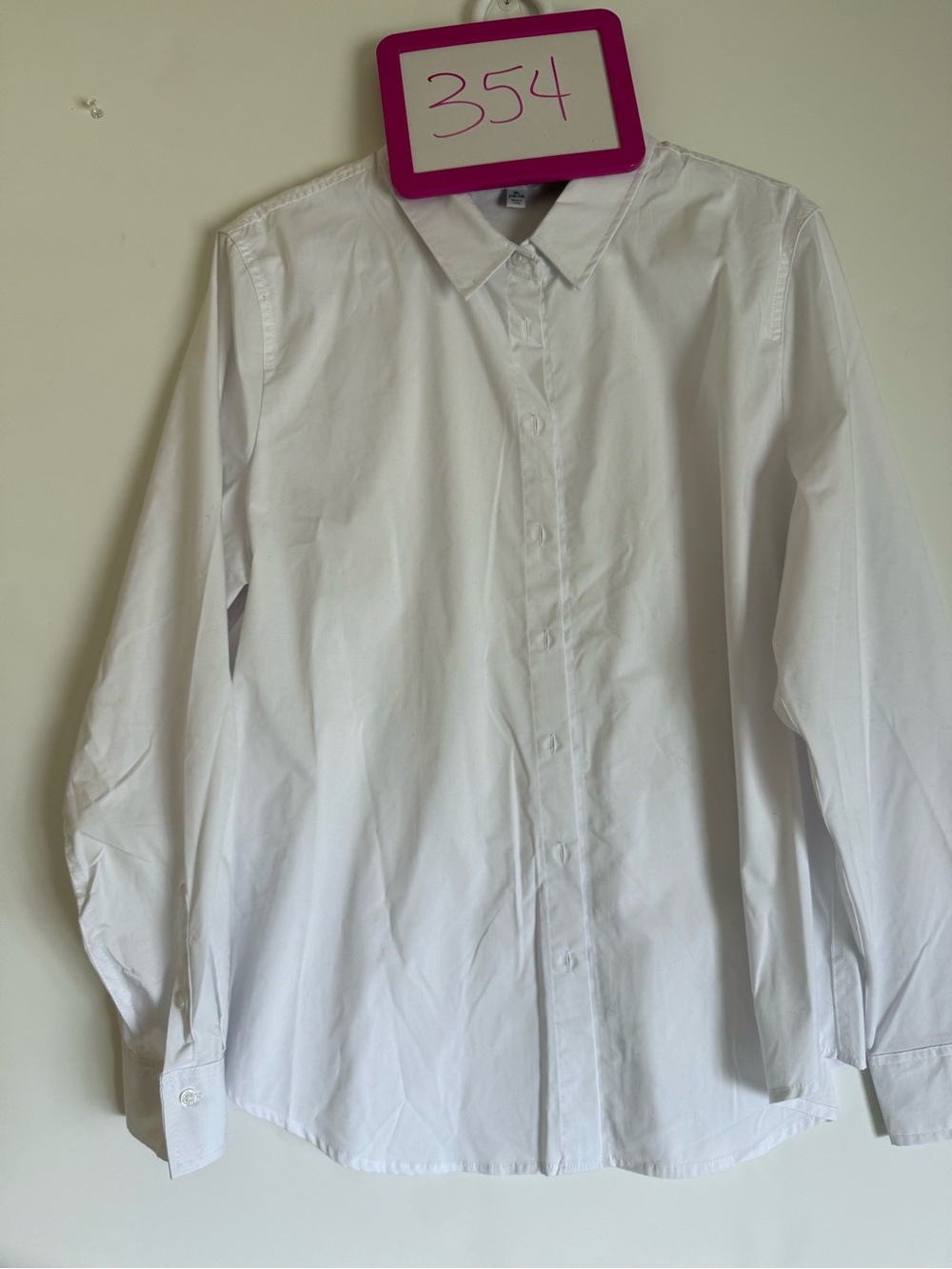 Time and Tru White Button-Up Long Sleeve Shirt